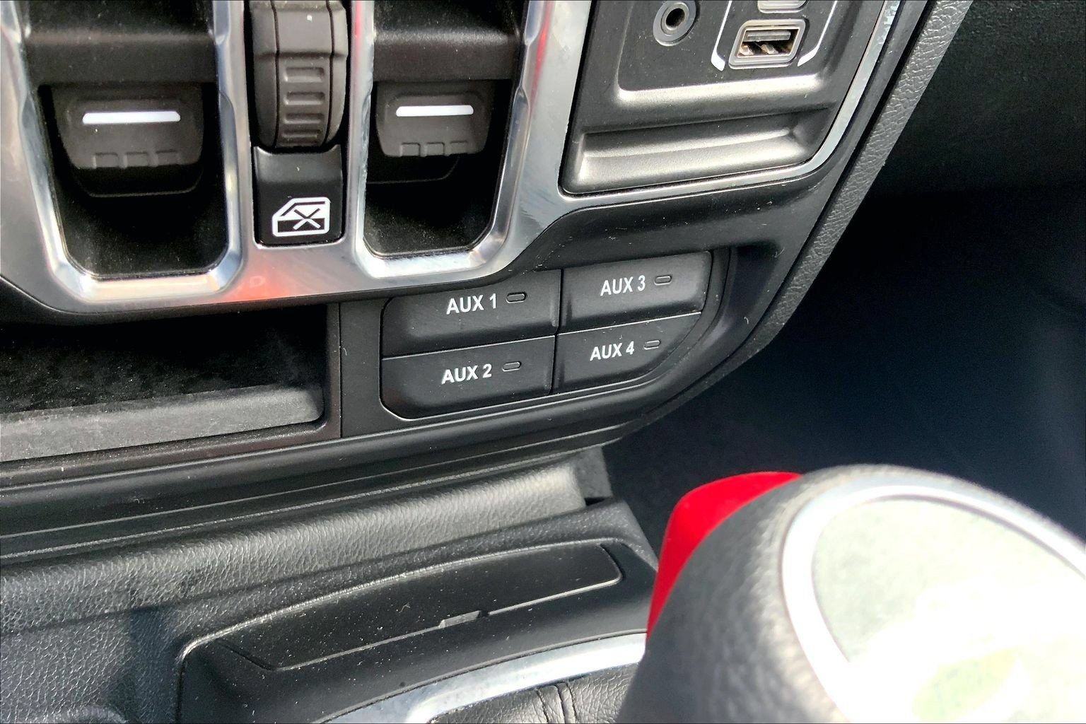 Used 2021 Jeep Gladiator Sport AWD/4WD image 31