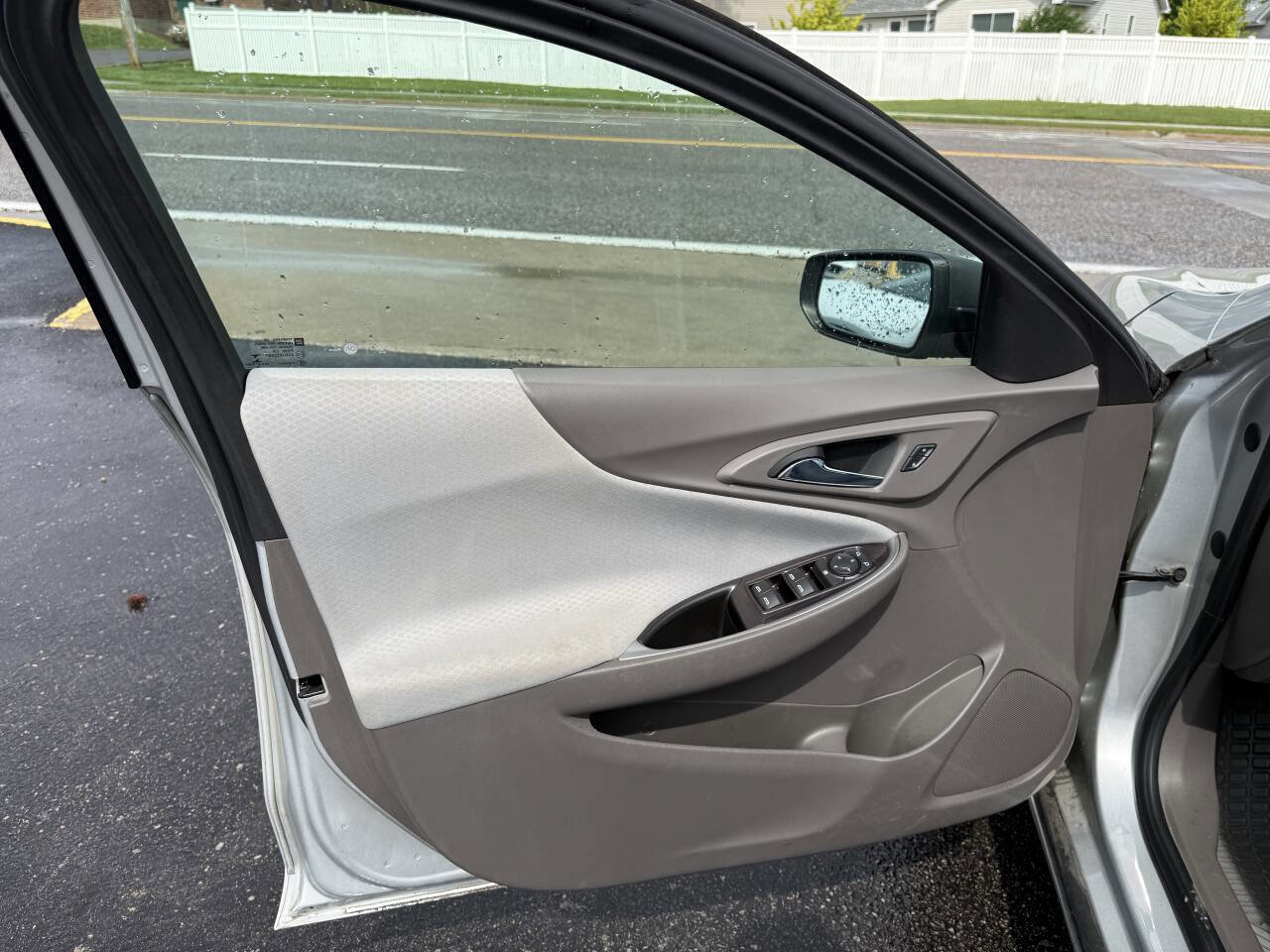 Used 2017 Chevrolet Malibu LS image 17