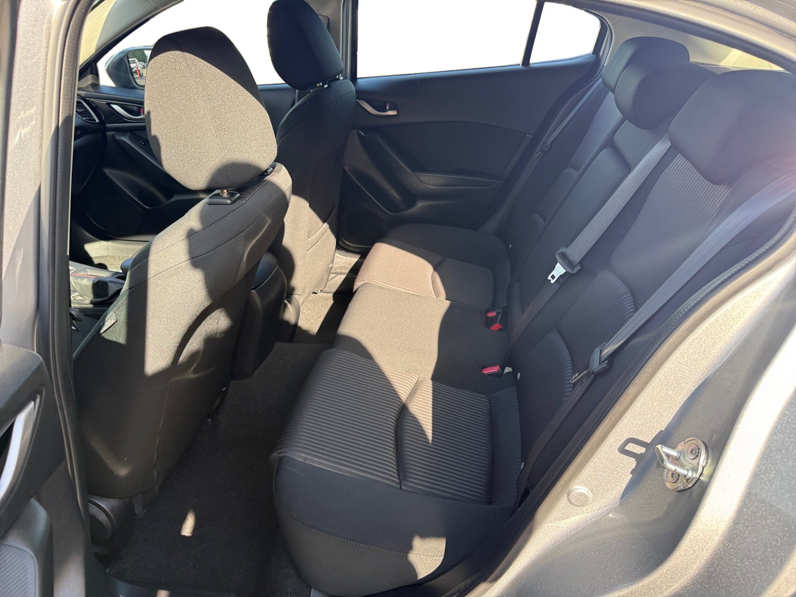 Used 2014 MAZDA MAZDA3 i Touring image 16