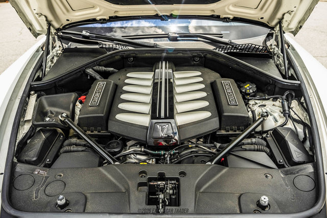 Used 2016 Rolls-Royce Dawn RWD image 23