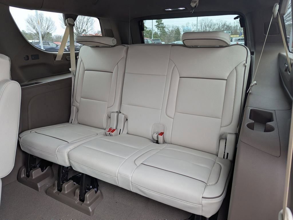 New 2026 GMC Yukon XL Denali w/ Sun & Power Step Package AWD/4WD image 14