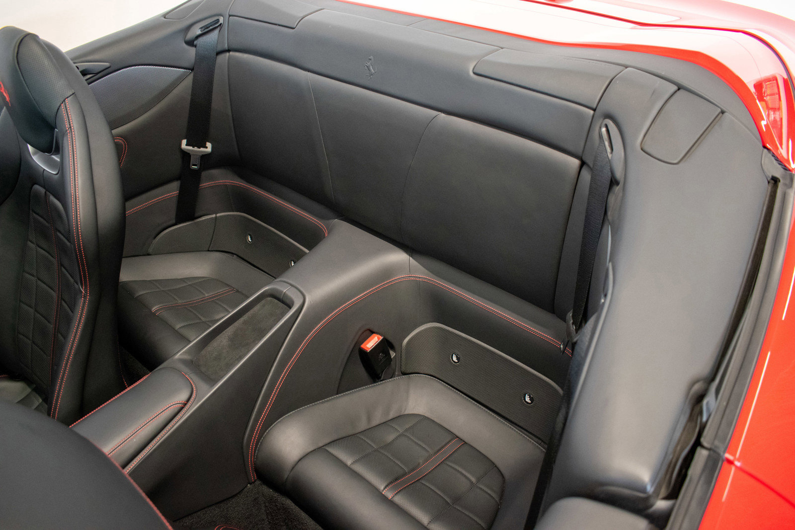 Used 2020 Ferrari Portofino RWD image 10