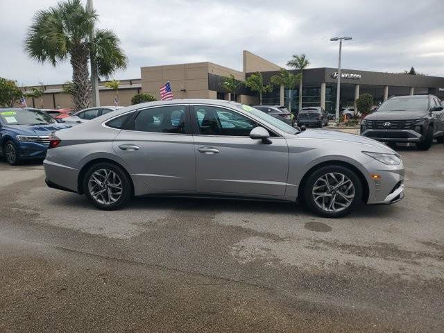 Certified 2023 Hyundai Sonata SEL w/ Convenience Package image 4