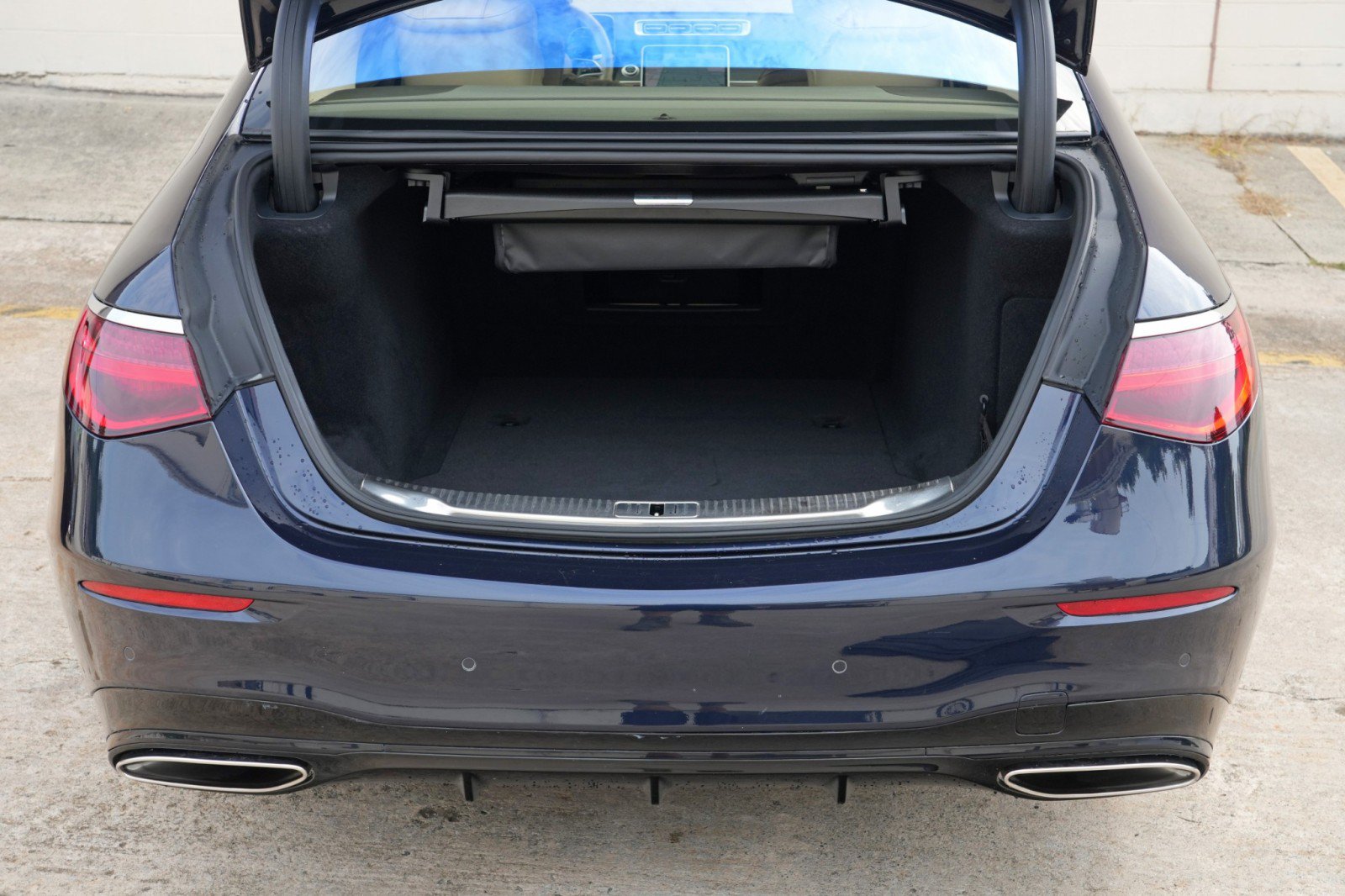 Used 2022 Mercedes-Benz S 580 4MATIC Sedan w/ AMG Line Package image 10