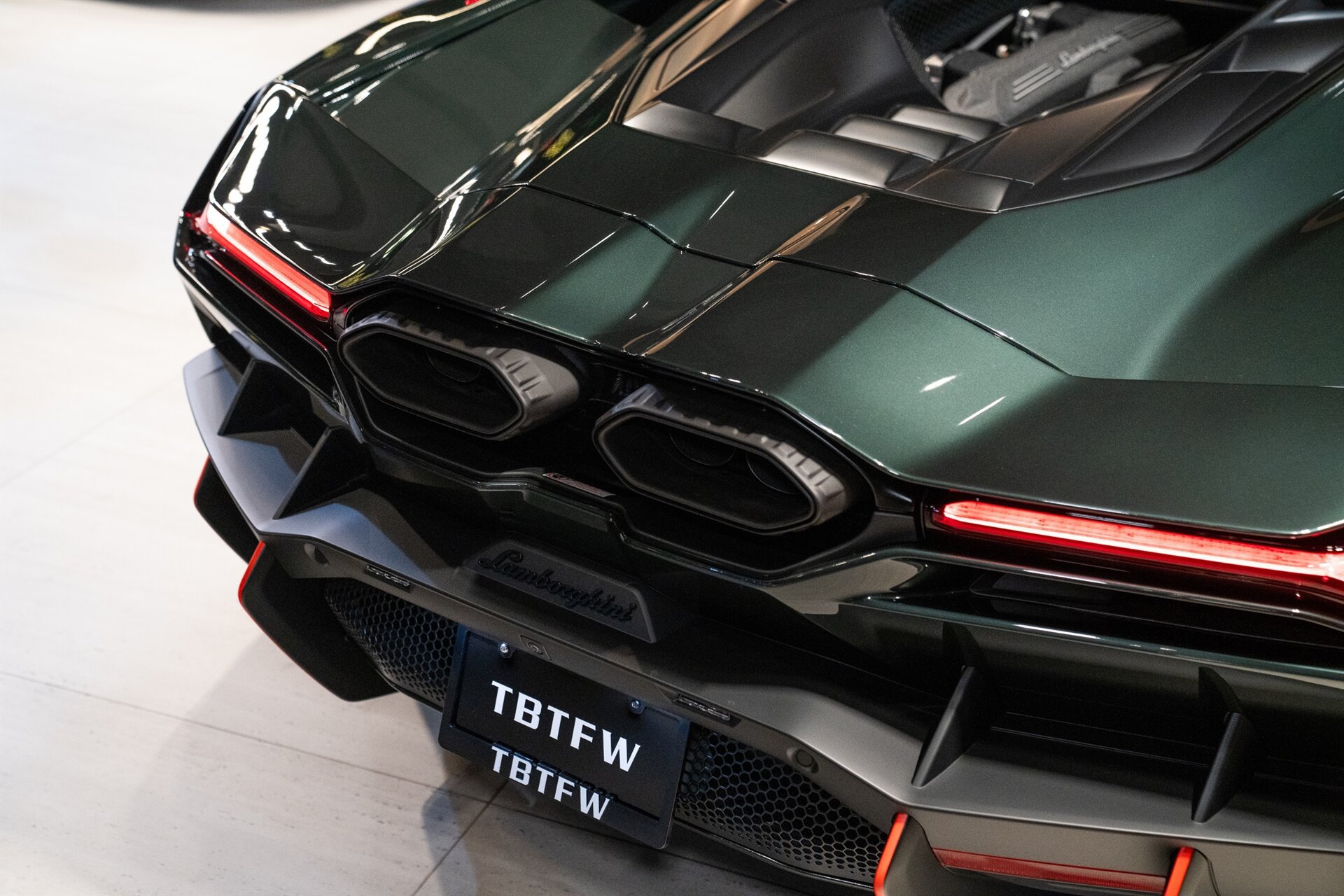 Used 2024 Lamborghini Revuelto AWD/4WD image 30