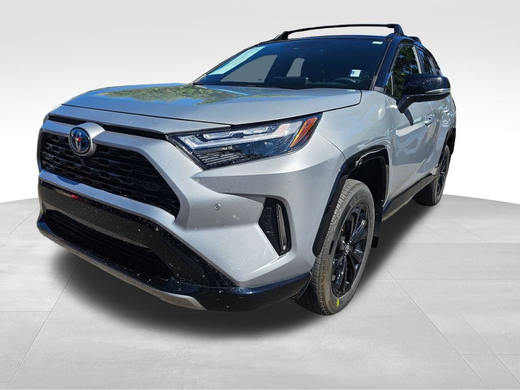 Used 2023 Toyota RAV4 XSE AWD/4WD image 4