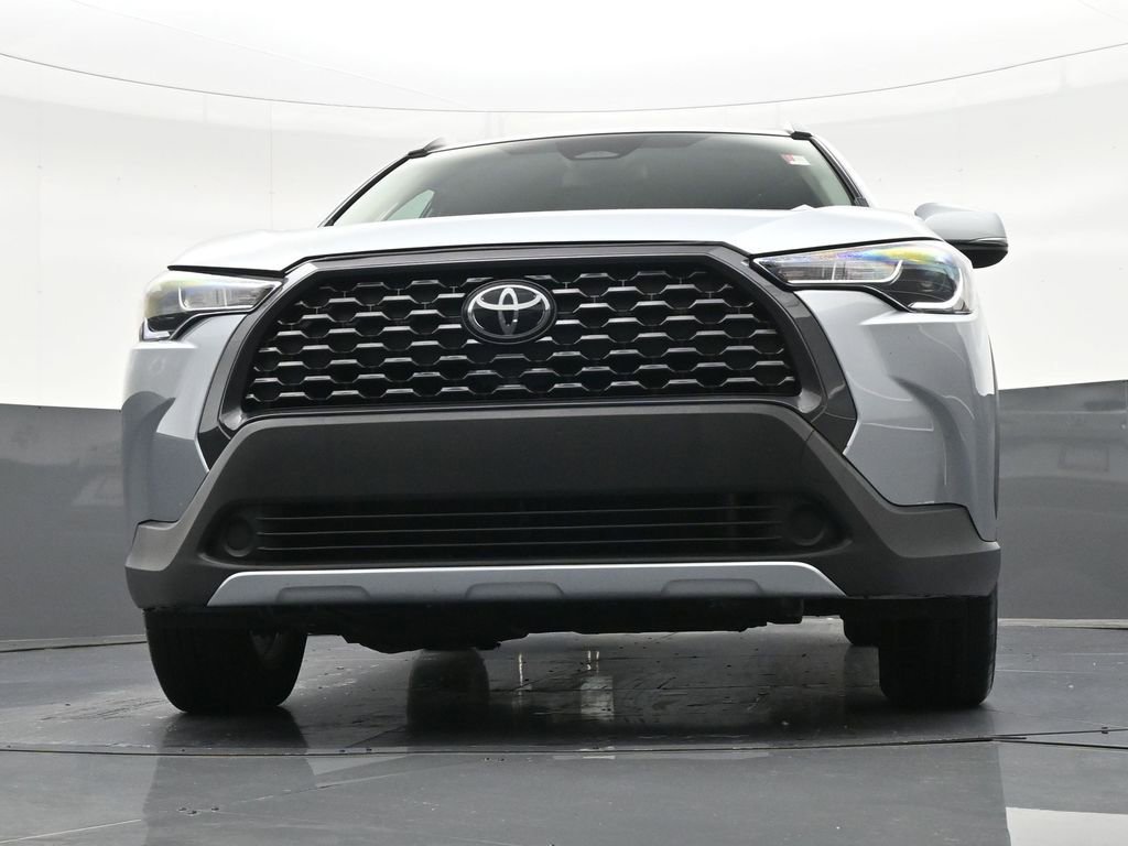 Used 2024 Toyota Corolla Cross LE image 30