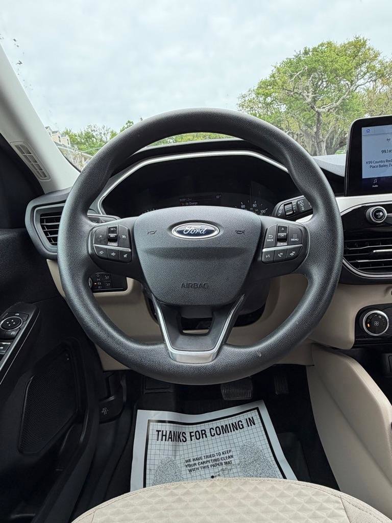 Used 2022 Ford Escape SE FWD image 18