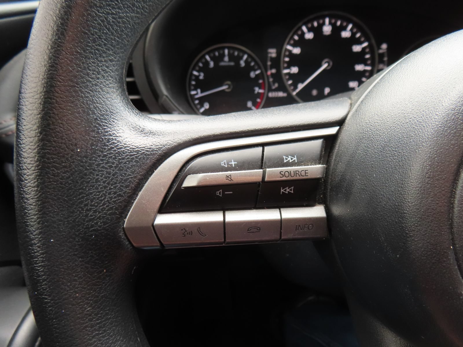 Used 2020 MAZDA MAZDA3 Sedan FWD image 31
