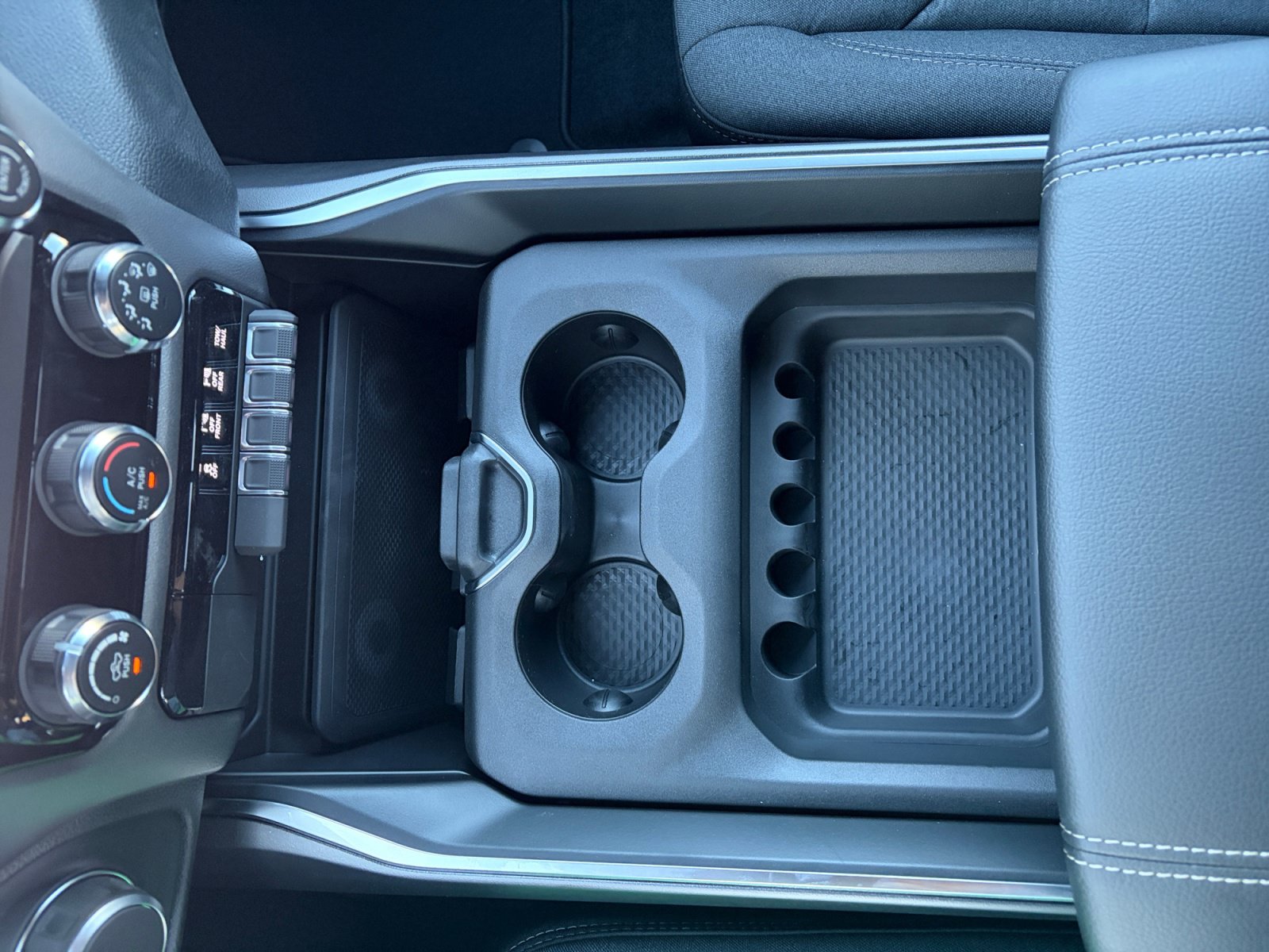 New 2026 RAM 1500 Express AWD/4WD image 31