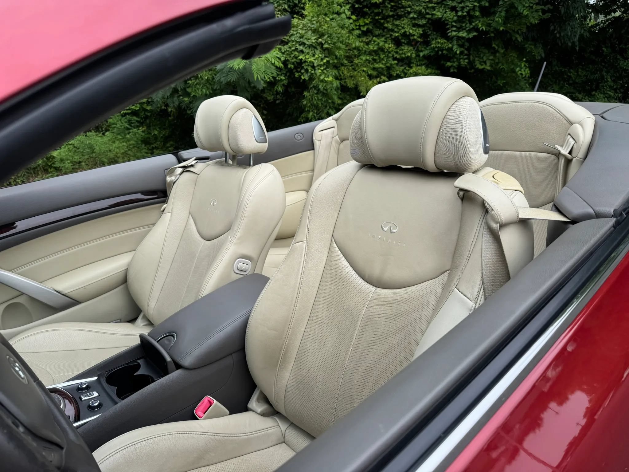 Used 2014 INFINITI Q60 Convertible w/ Premium Package RWD image 19