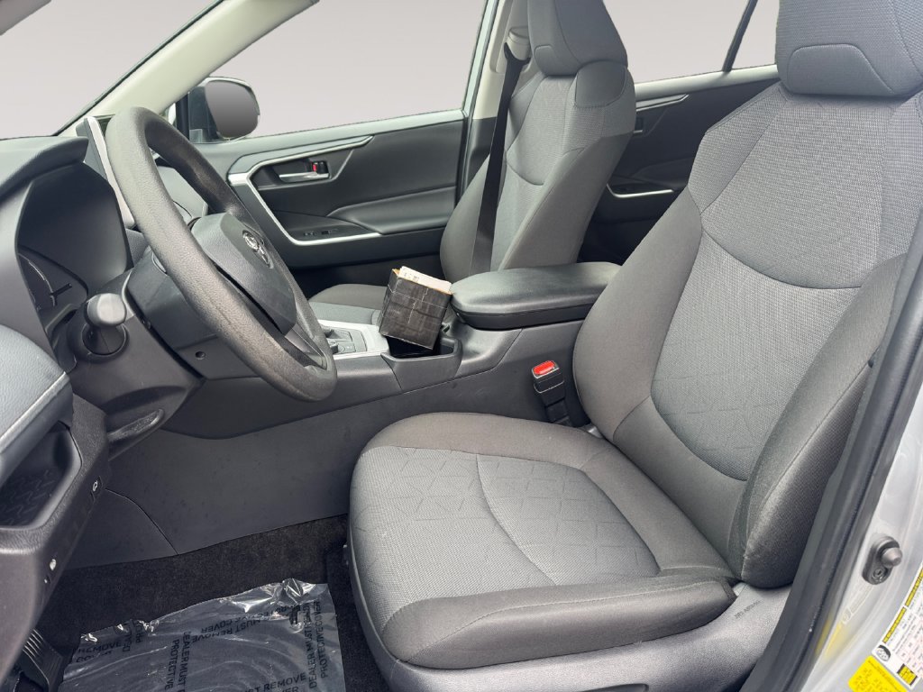 Used 2025 Toyota RAV4 XLE w/ Convenience Package AWD/4WD image 9