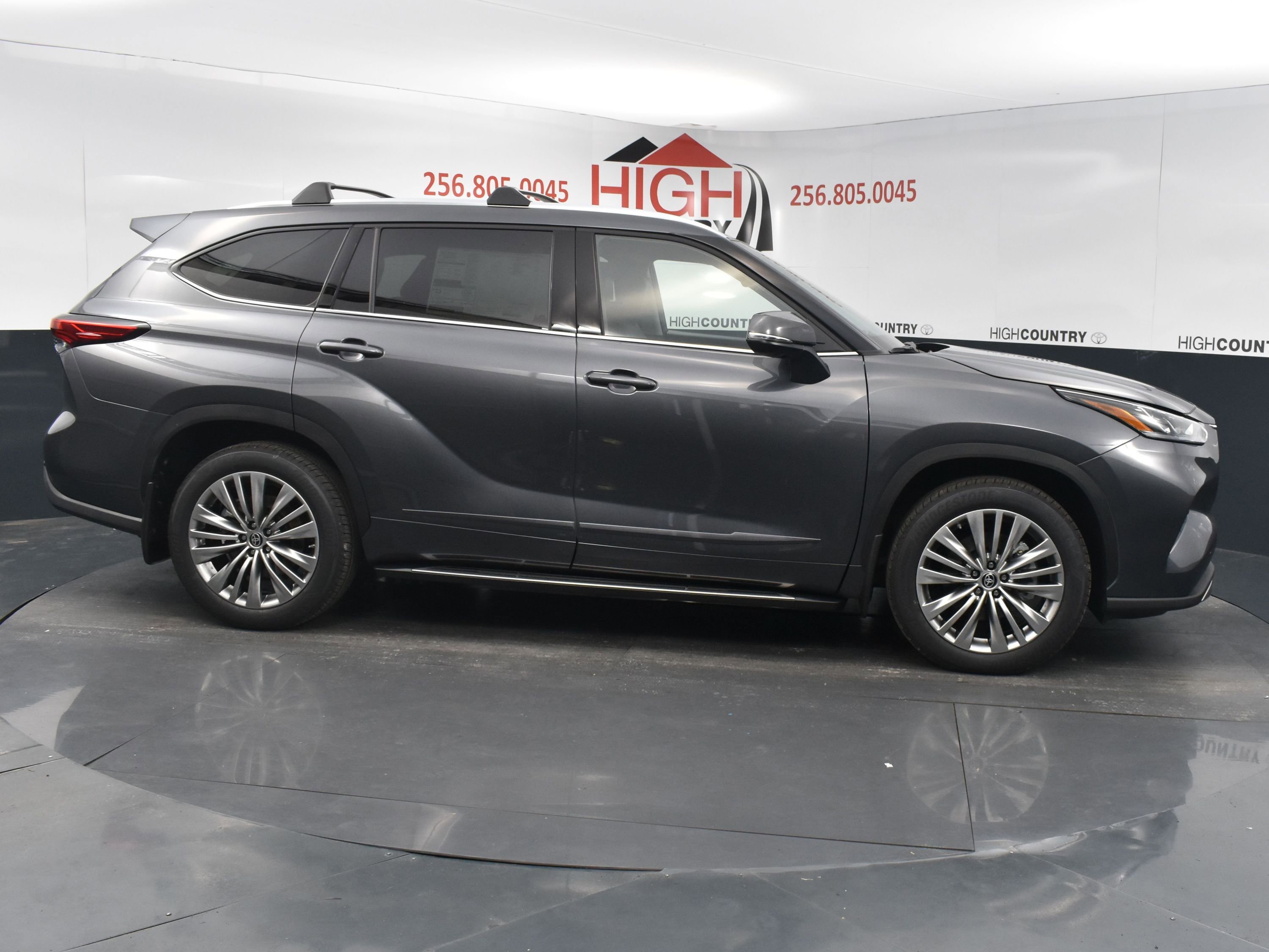 Used 2022 Toyota Highlander Platinum image 6
