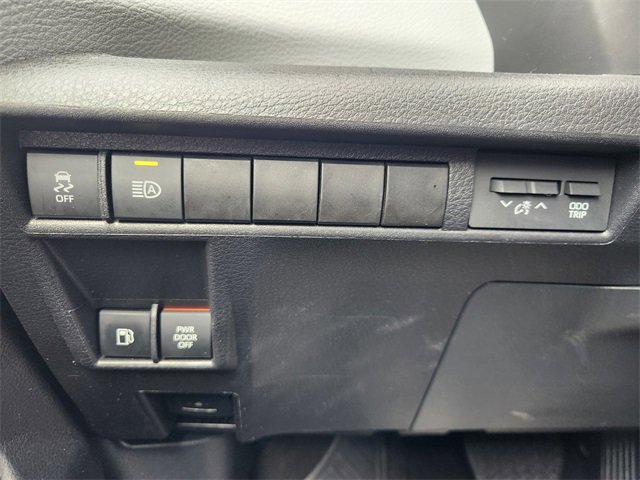 Certified 2025 Toyota Sienna XLE image 21