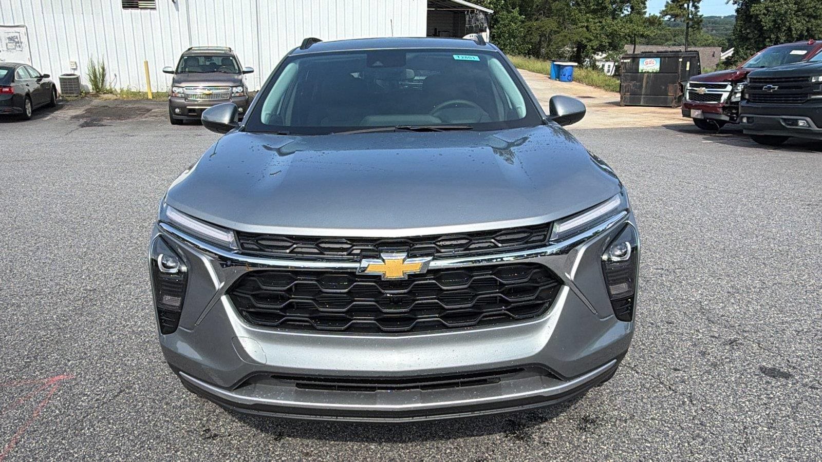 New 2026 Chevrolet Trax LT w/ Driver Confidence Package FWD image 2