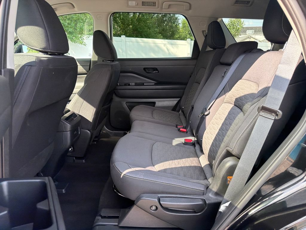 Used 2024 Nissan Pathfinder S AWD/4WD image 29
