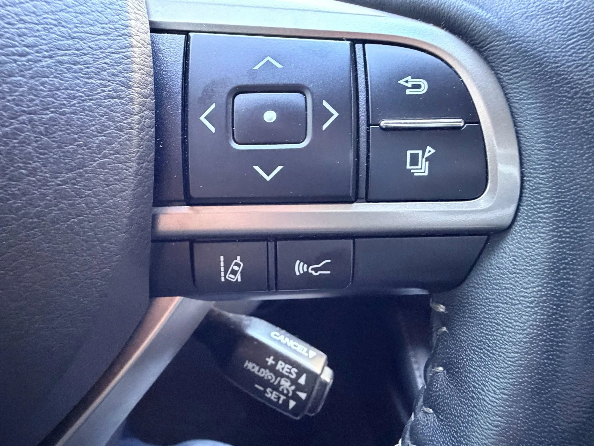 Used 2018 Lexus ES 350 w/ Luxury Package w/Wood Trim image 15