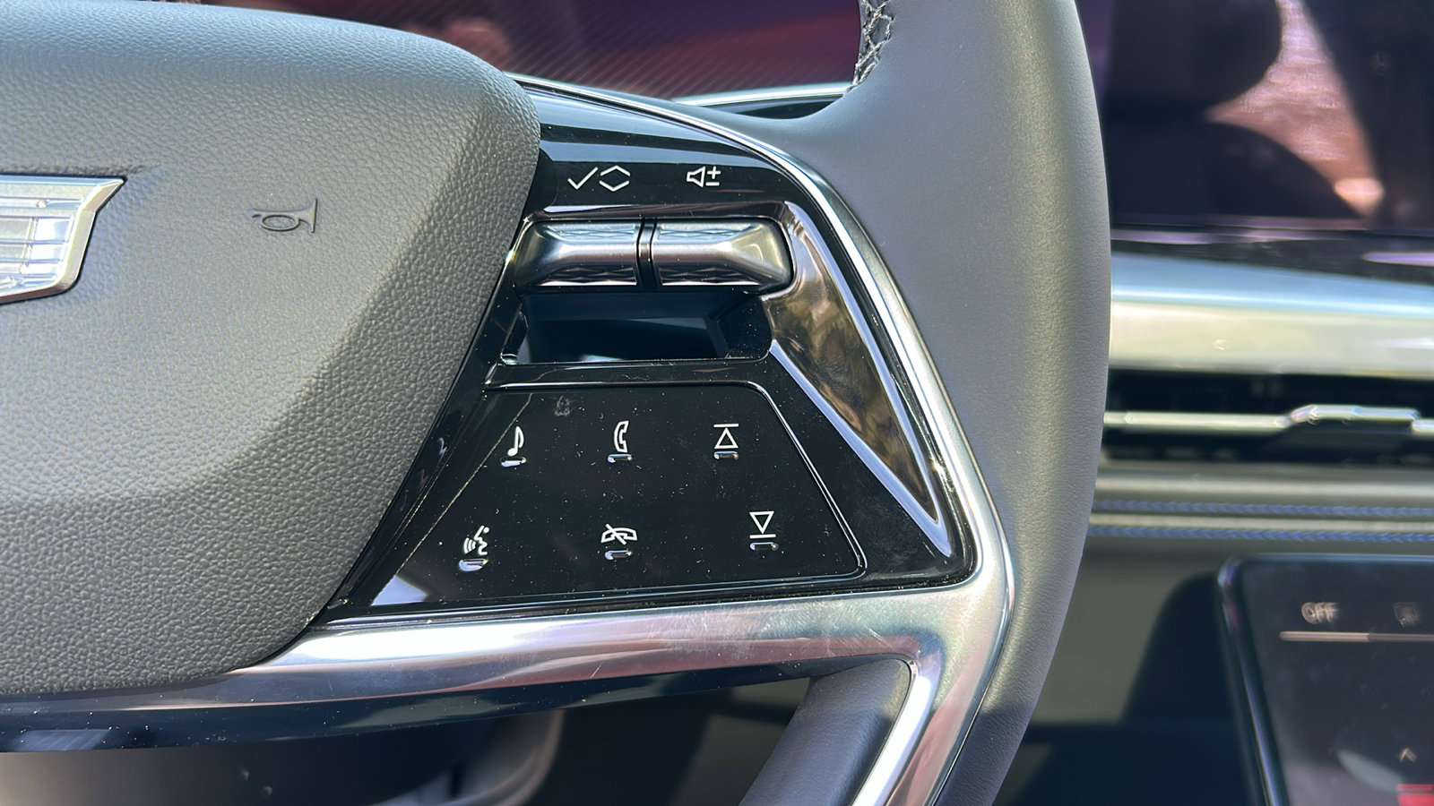 New 2025 Cadillac Escalade IQ Sport 1 w/ Smart Trailering package image 31