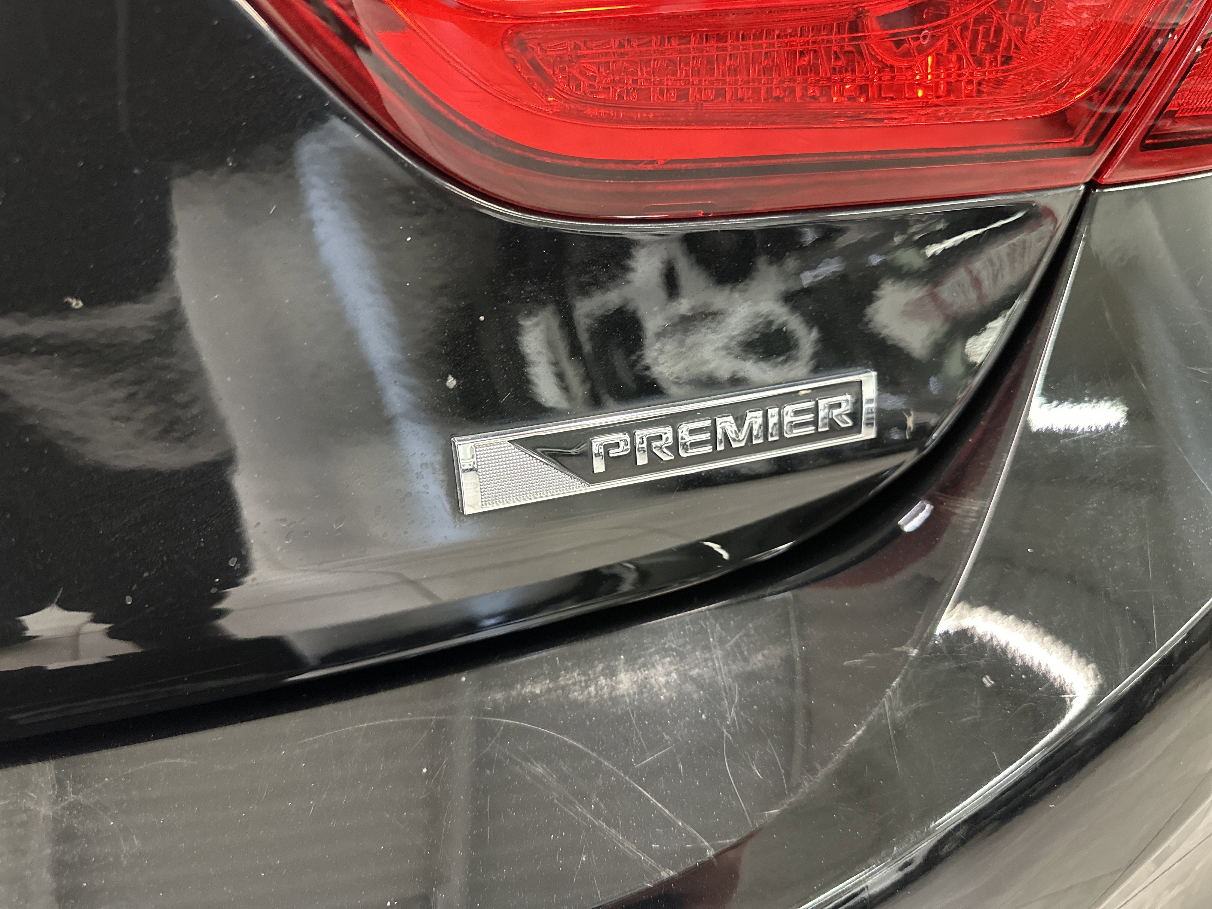 Used 2018 Chevrolet Cruze Premier image 8