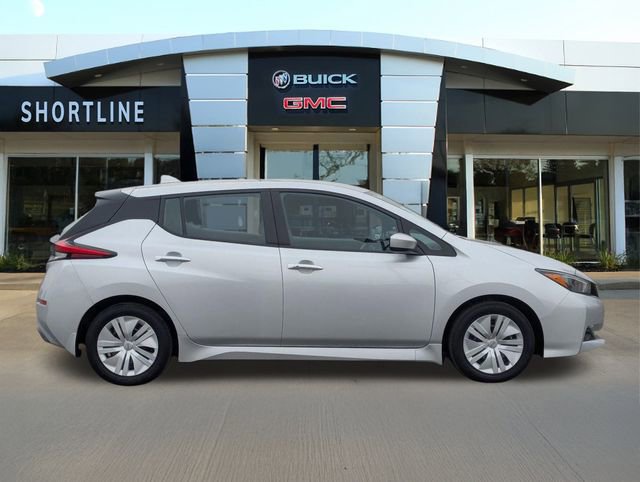 Used 2024 Nissan Leaf S image 2