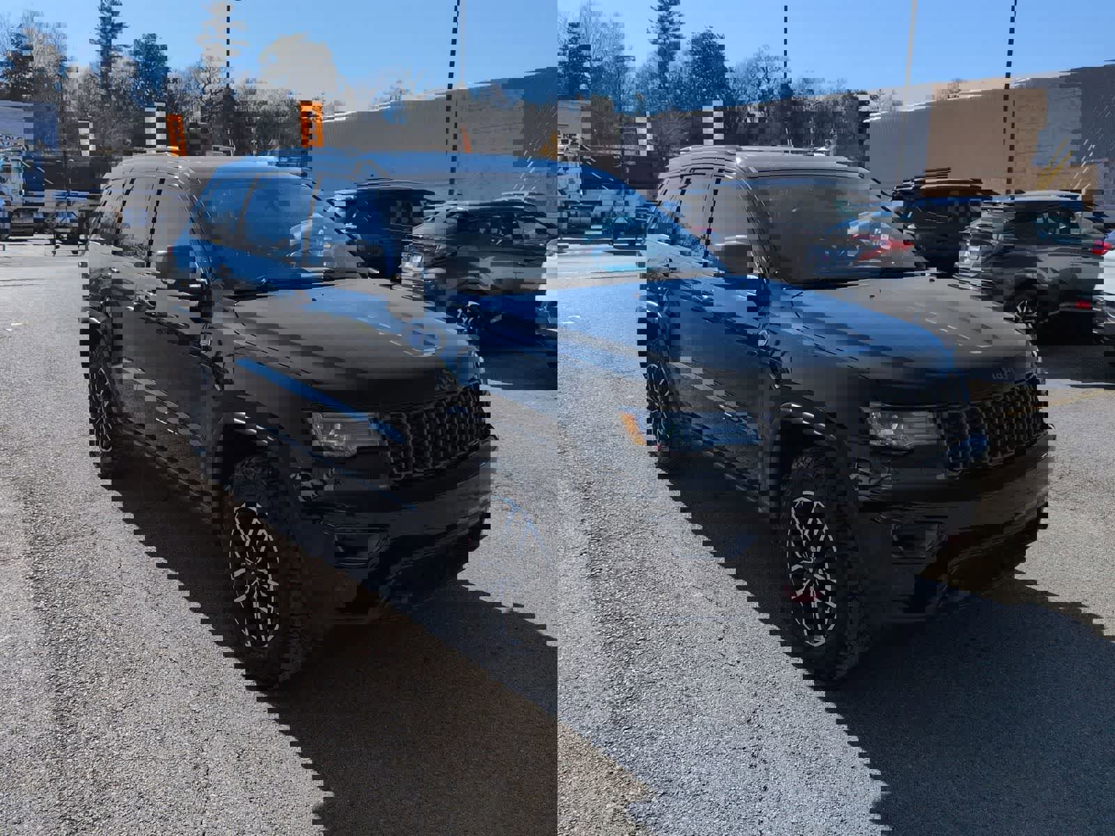 Certified 2021 Jeep Grand Cherokee Trailhawk w/ Trailhawk Luxury Group image 2