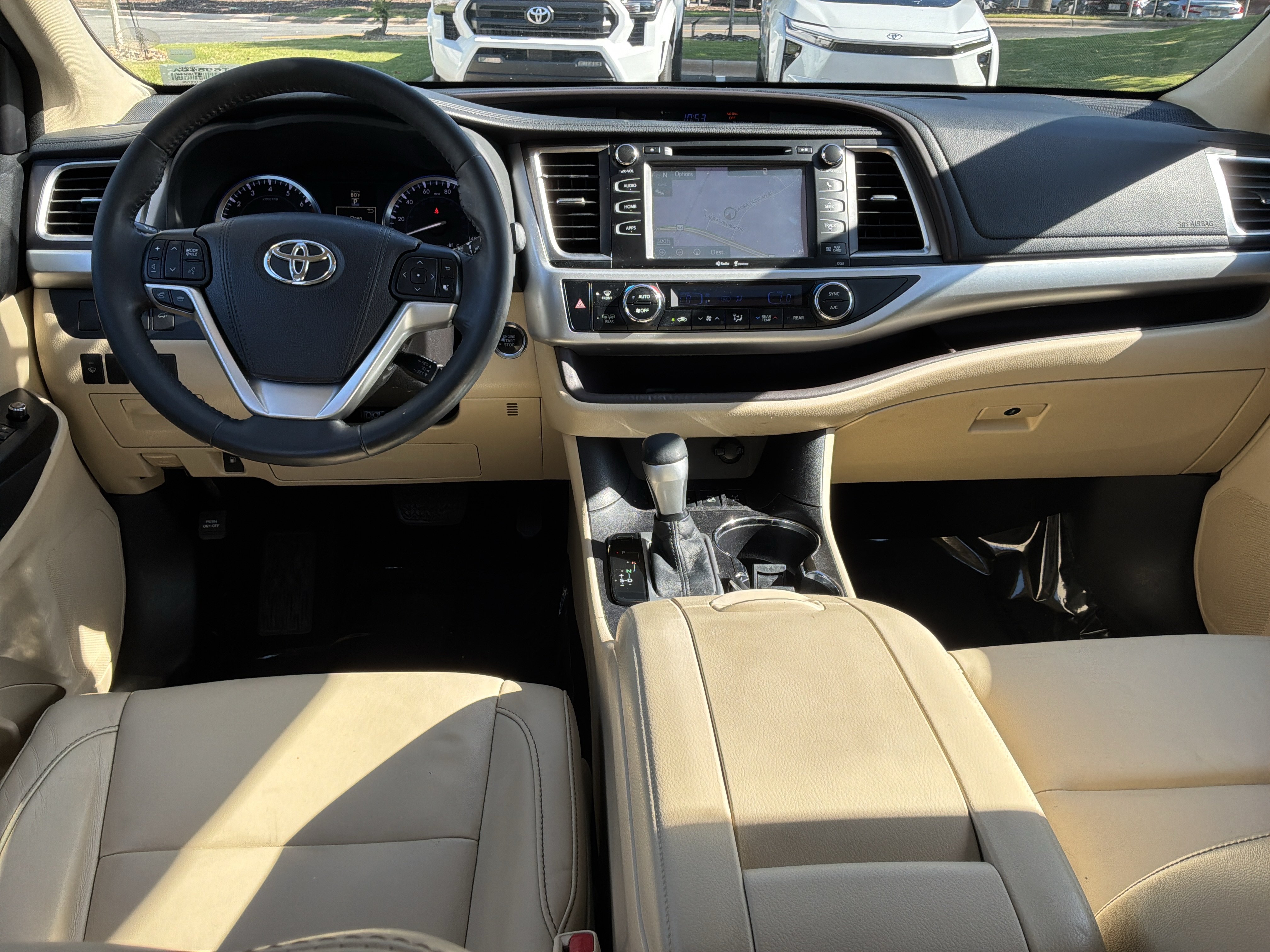 Used 2015 Toyota Highlander XLE AWD/4WD image 29