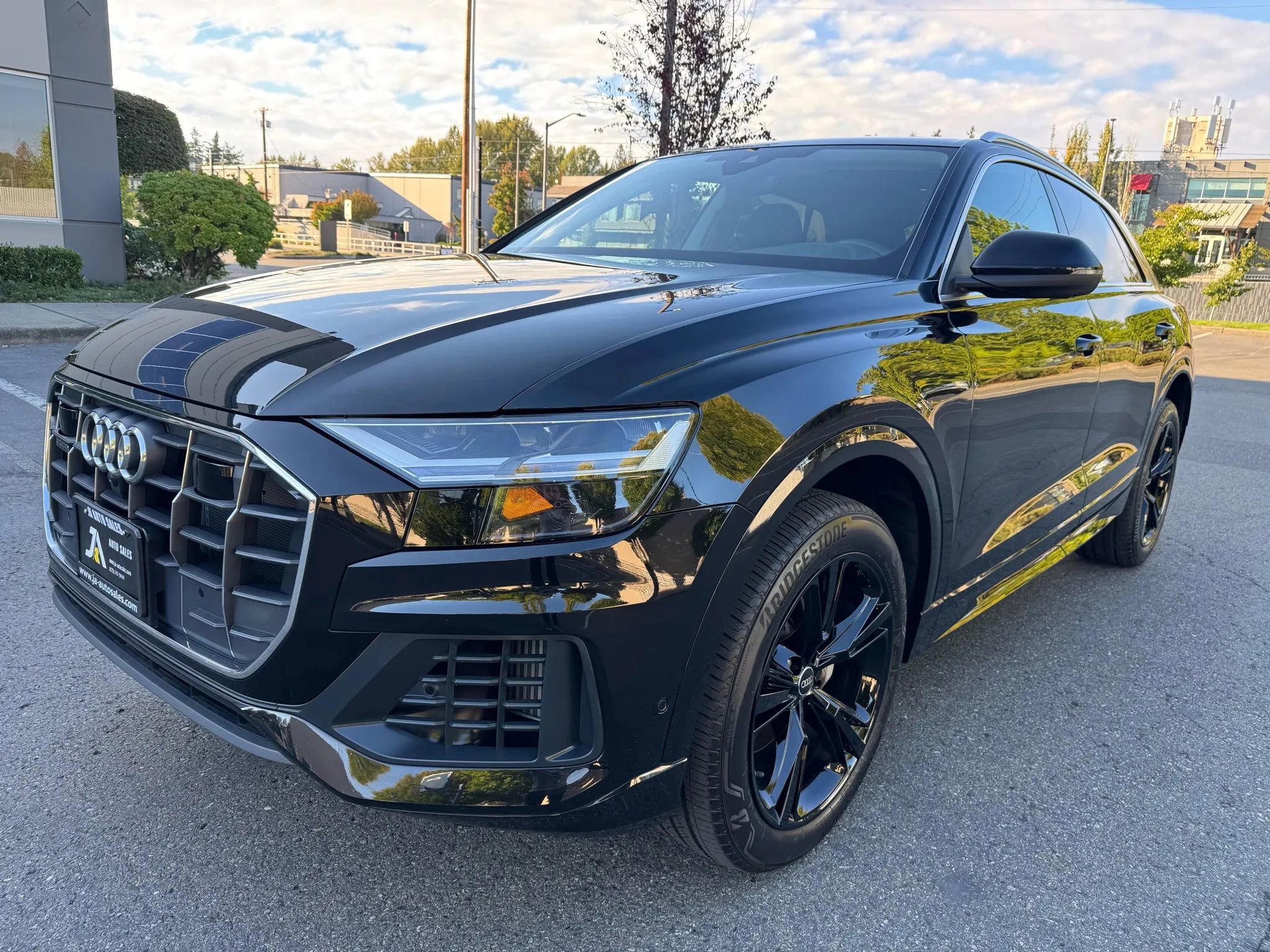 Used 2022 Audi Q8 Premium Plus w/ Premium Plus Package image 4