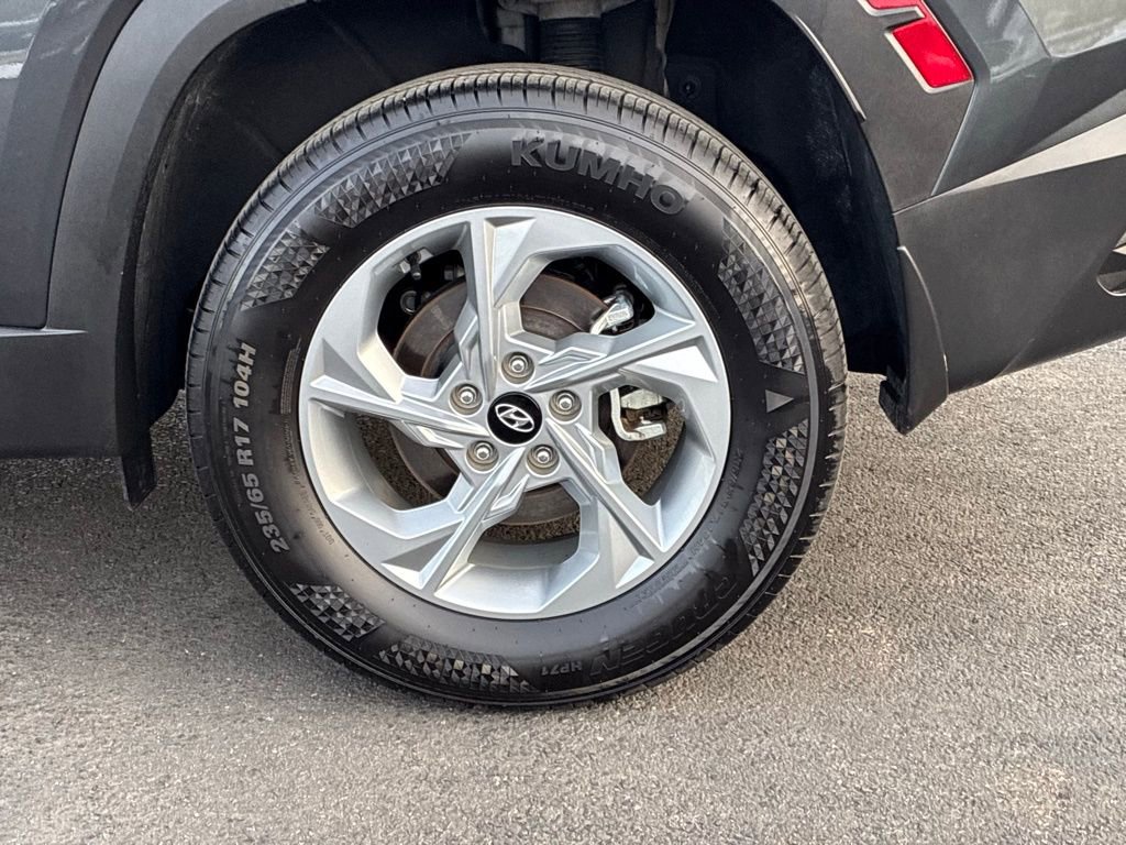 Used 2023 Hyundai Tucson SE image 48