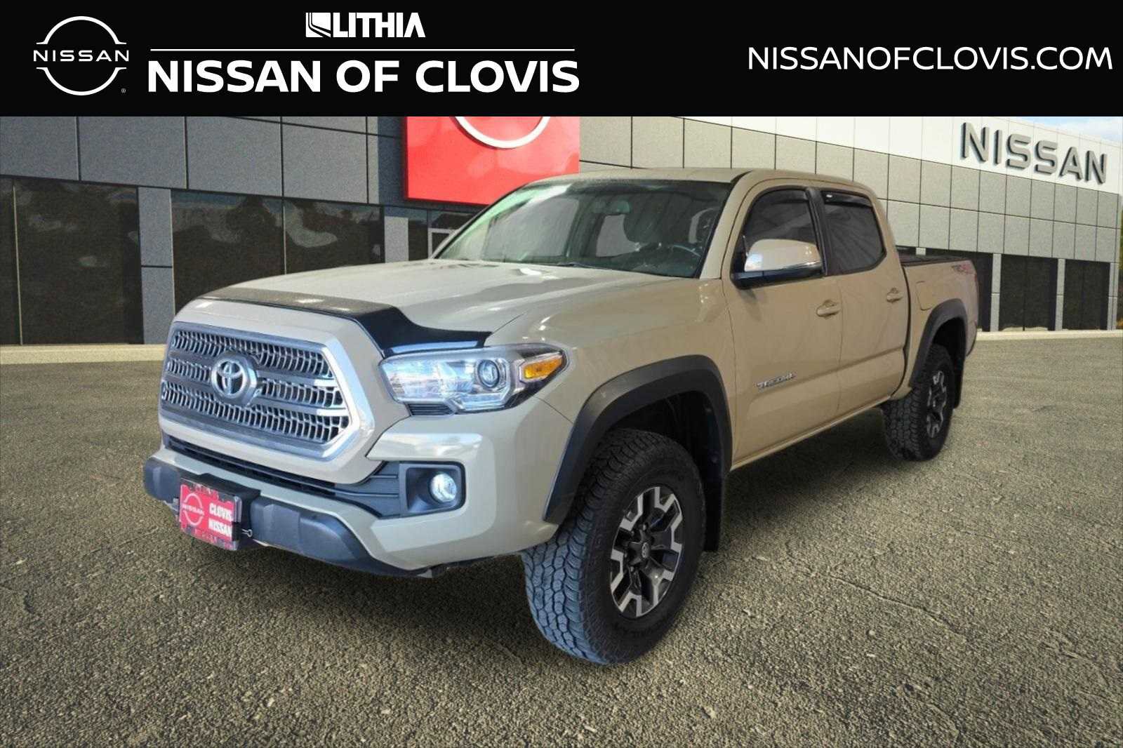 Used 2017 Toyota Tacoma TRD Off-Road image 1
