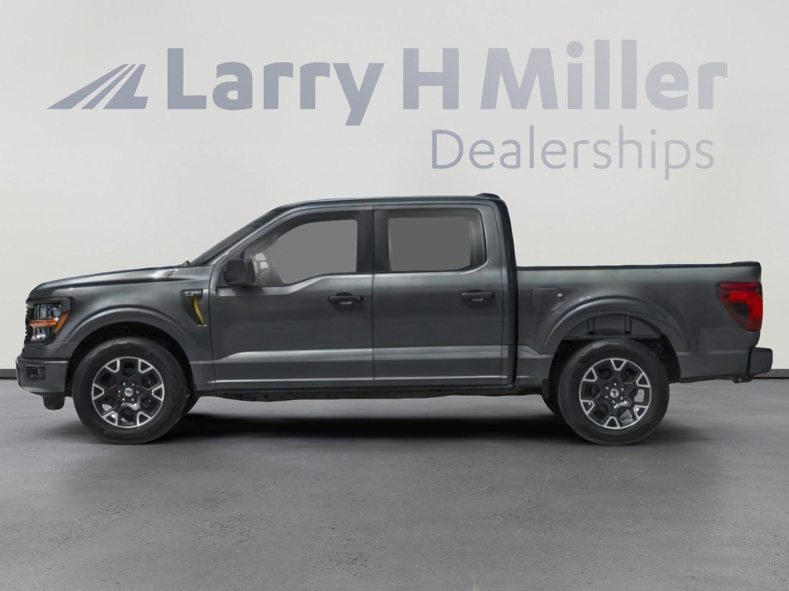 Used 2024 Ford F150 STX RWD image 3