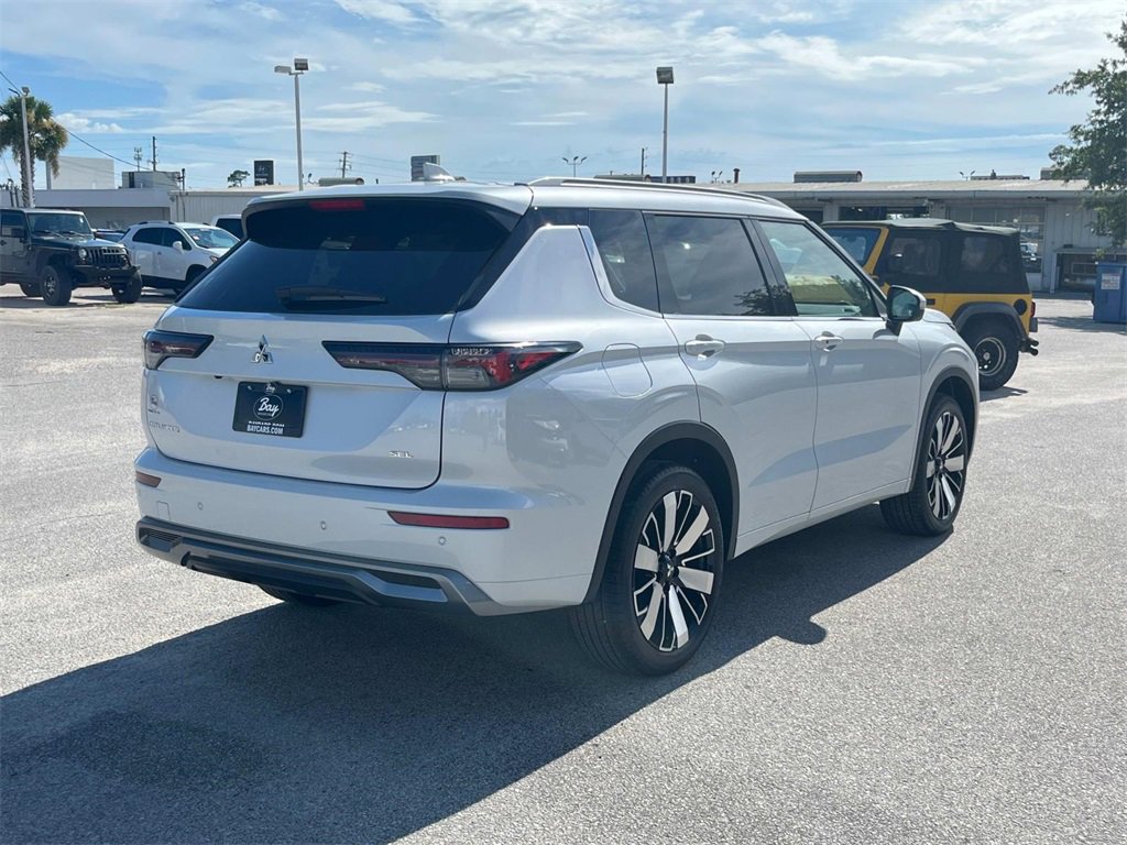 New 2025 Mitsubishi Outlander SEL image 5
