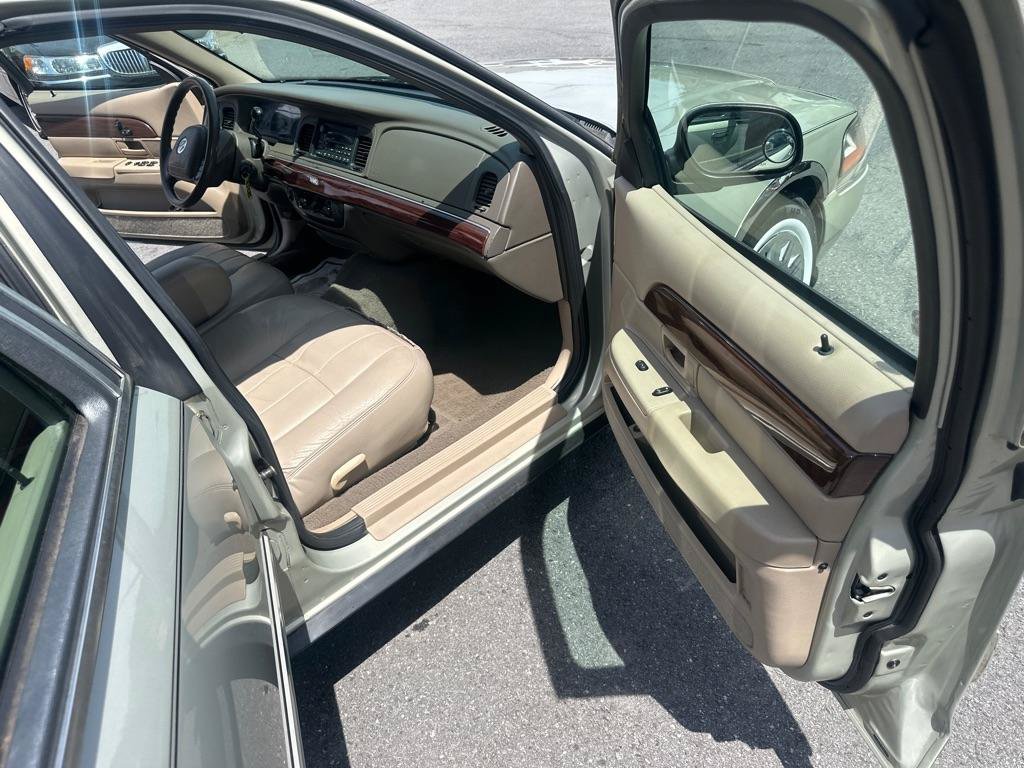 Used 2004 Mercury Grand Marquis GS RWD image 35