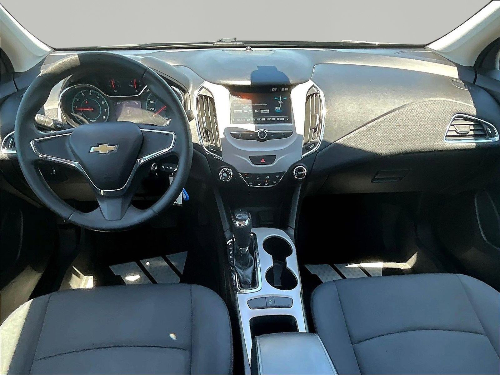 Used 2018 Chevrolet Cruze LS FWD image 7