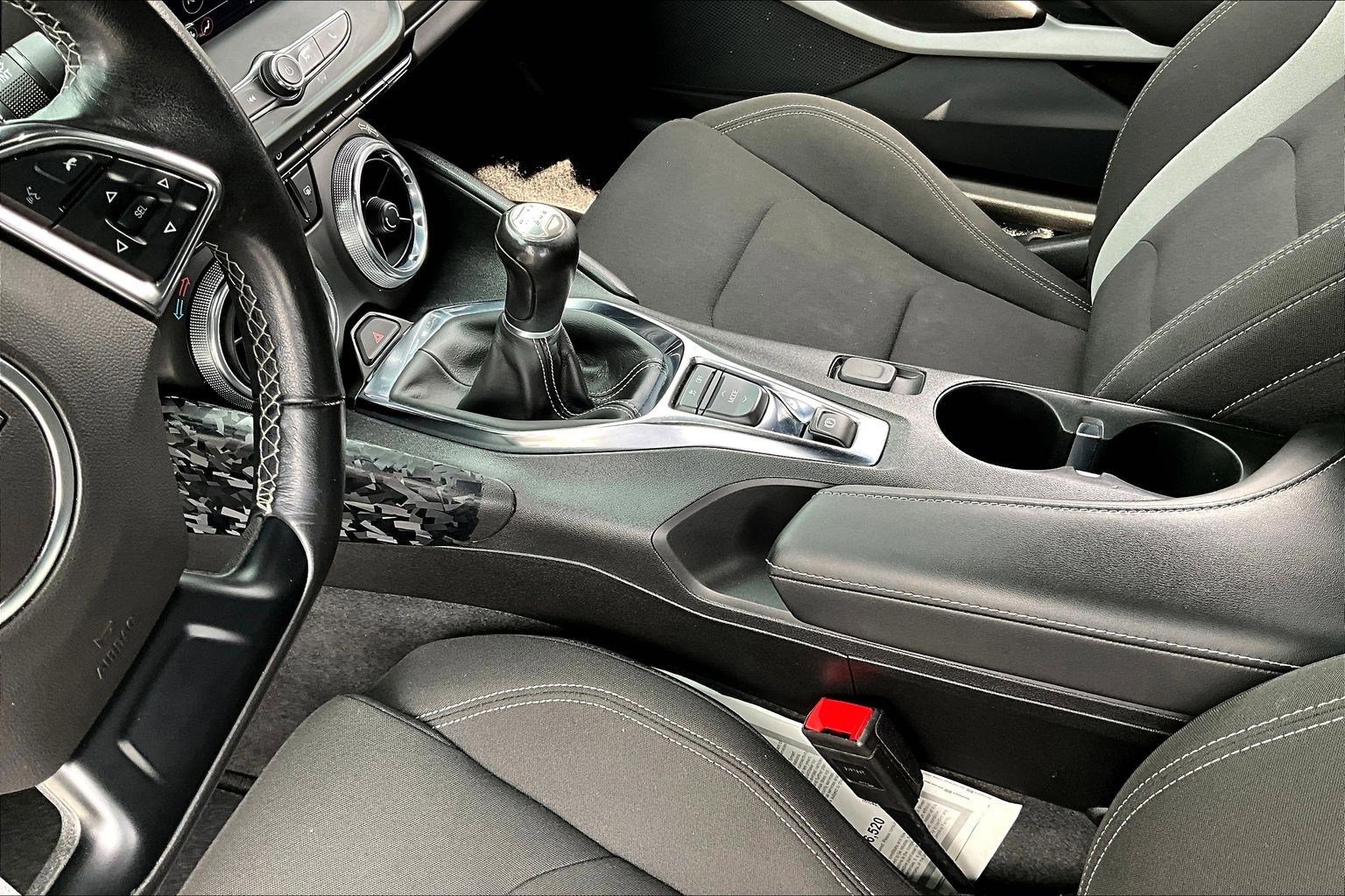 Used 2024 Chevrolet Camaro LT RWD image 16