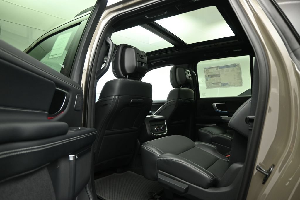 New 2027 Ford Expedition Max Platinum w/ Stealth Performance Package AWD/4WD image 18