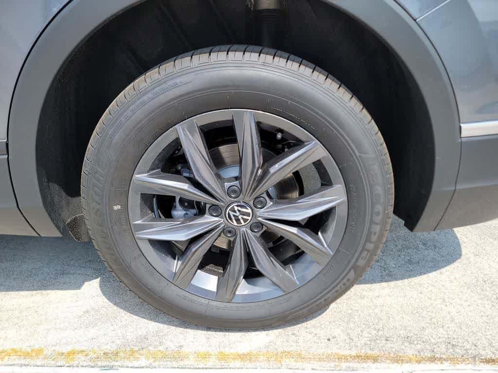 Used 2023 Volkswagen Tiguan SE FWD image 17