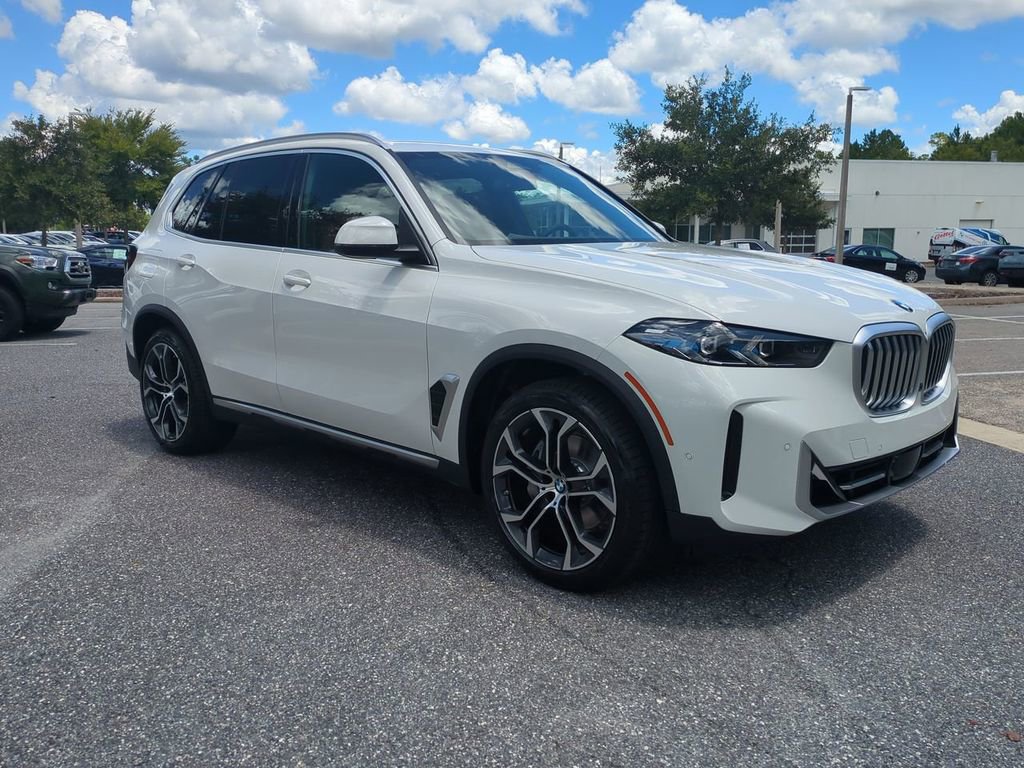 New 2026 BMW X5 xDrive40i w/ Premium Package image 3