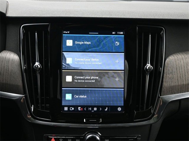 Certified 2024 Volvo V90 B6 Cross Country Plus image 13