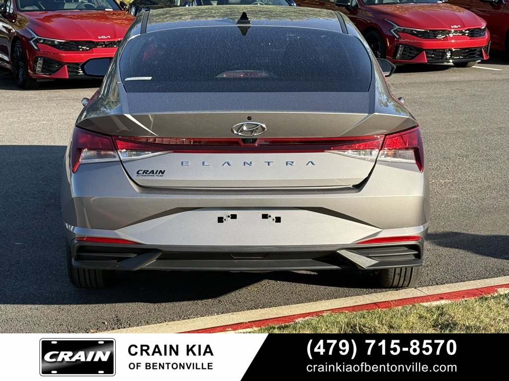Used 2022 Hyundai Elantra SEL image 8