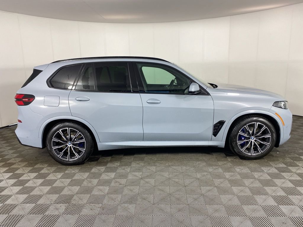 New 2026 BMW X5 xDrive50e w/ M Sport Package image 2