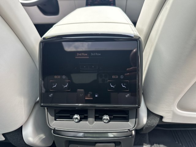 New 2026 Cadillac Vistiq Luxury w/ LPO, Floor Liner Package image 33