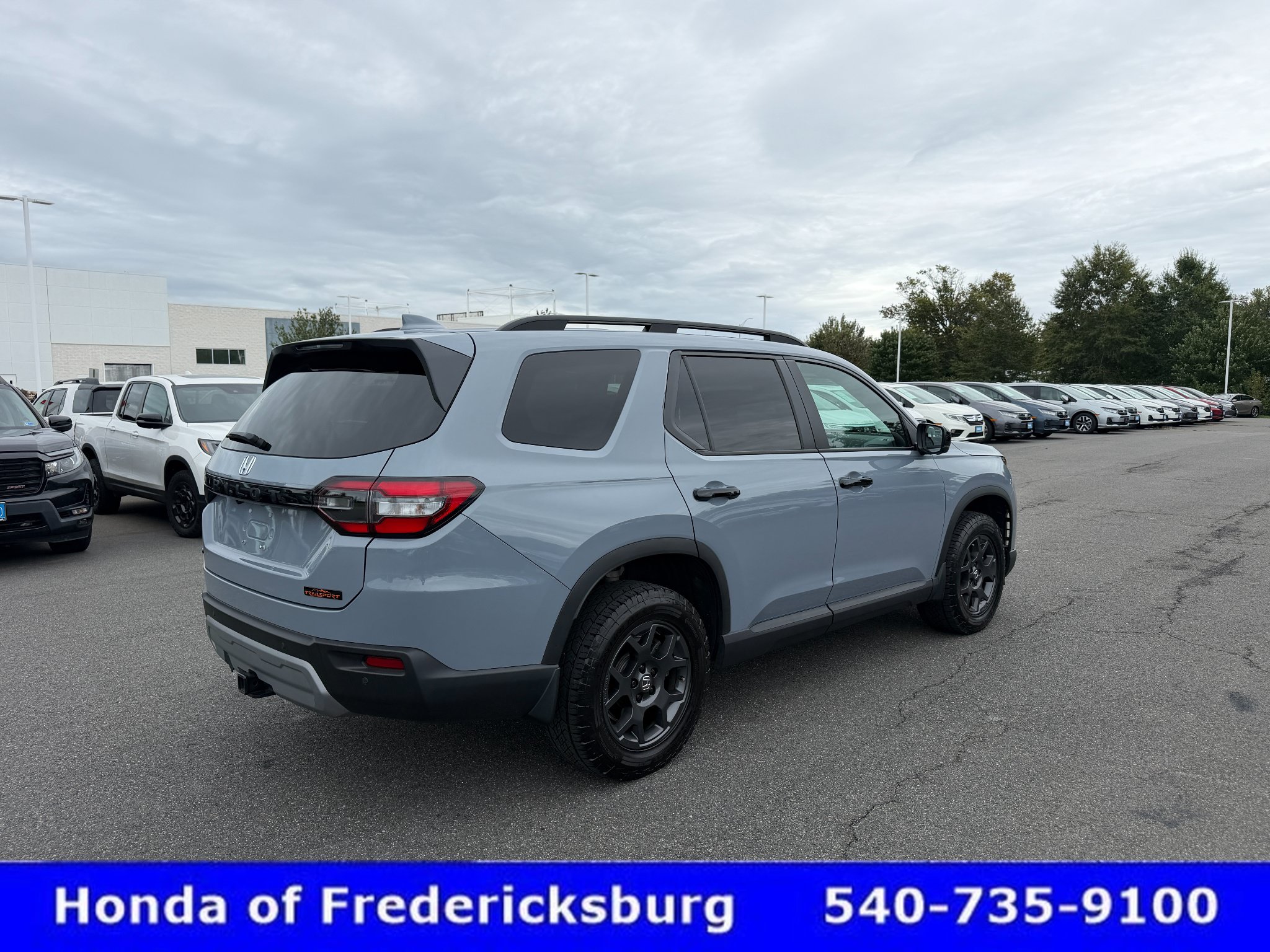 Certified 2025 Honda Pilot TrailSport image 5