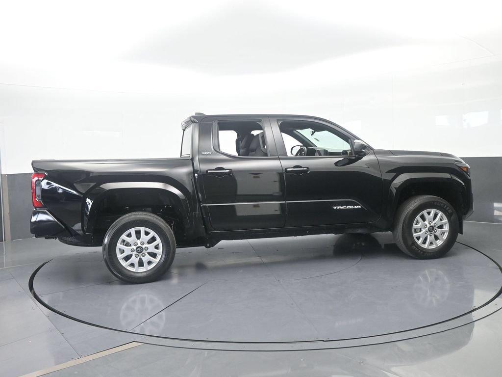Used 2025 Toyota Tacoma SR5 RWD image 7