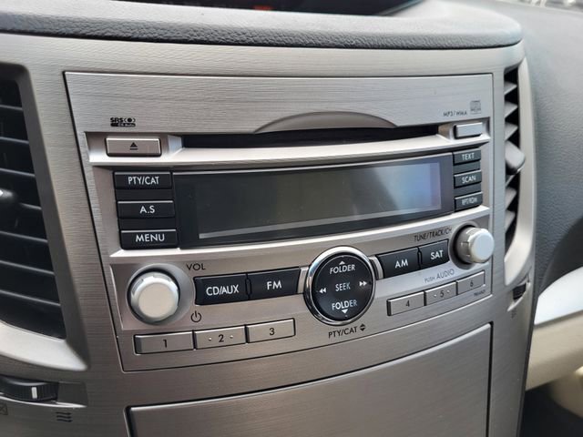 Used 2010 Subaru Legacy 2.5i Premium image 19