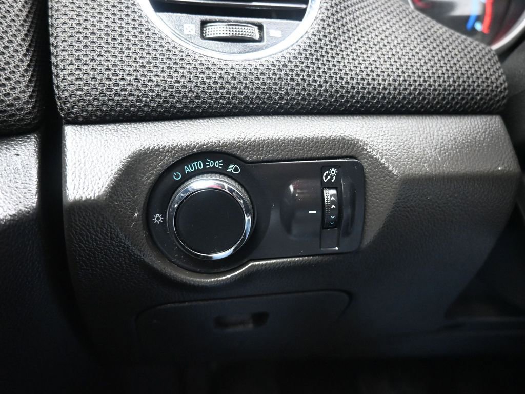 Used 2012 Chevrolet Cruze LT image 21