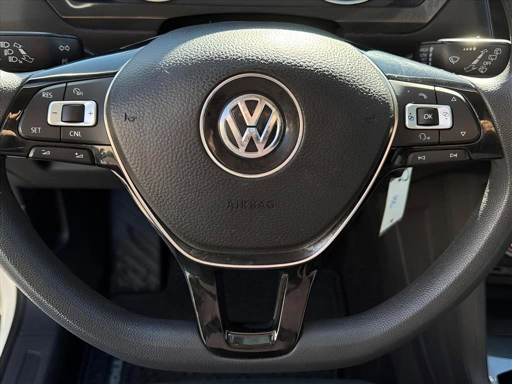 Used 2018 Volkswagen Tiguan S image 30