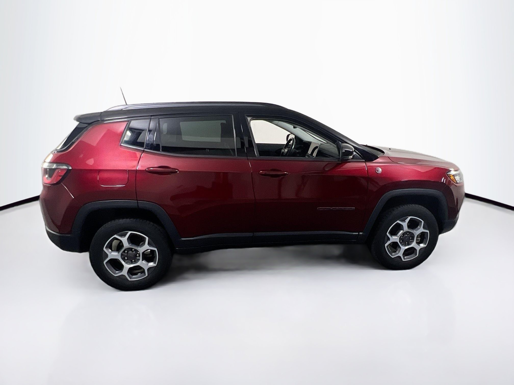 Used 2022 Jeep Compass Trailhawk w/ Trailhawk Convenience Group AWD/4WD image 4
