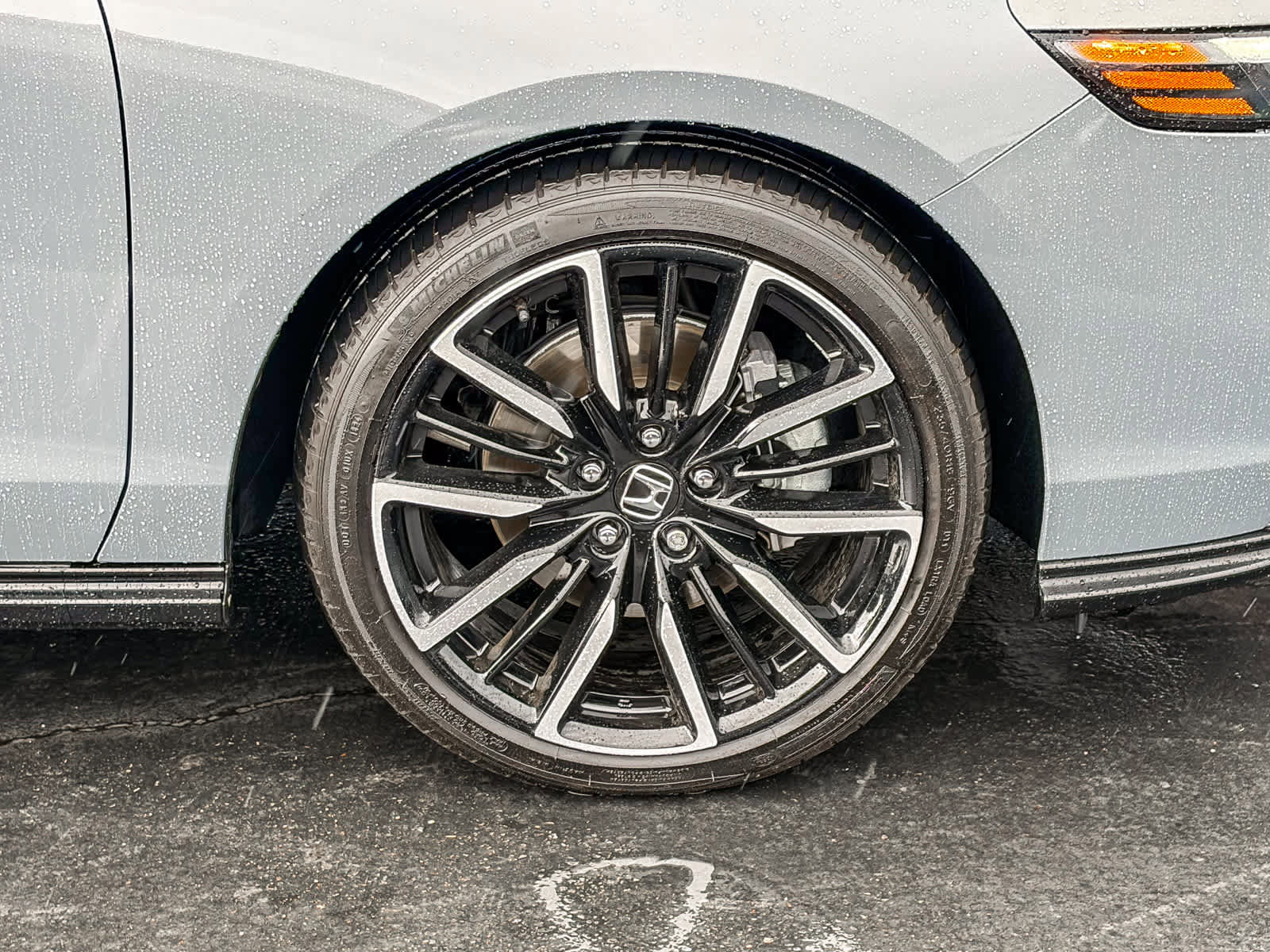 Used 2024 Honda Accord Touring image 9