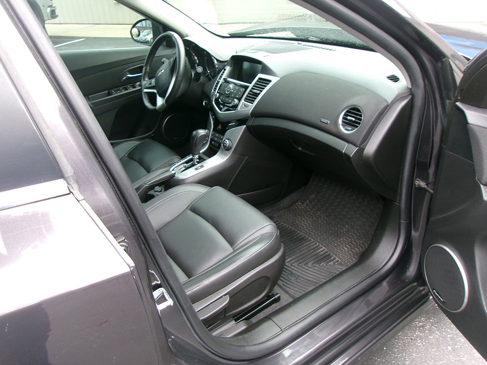 Used 2015 Chevrolet Cruze LTZ w/ Sun, Sound and Sport Package image 13