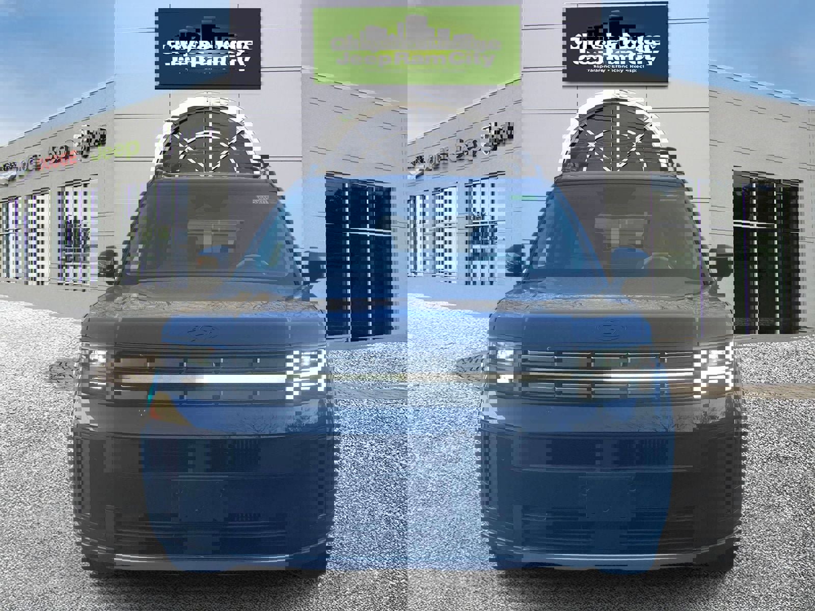 Used 2025 Hyundai Santa Fe SEL image 2